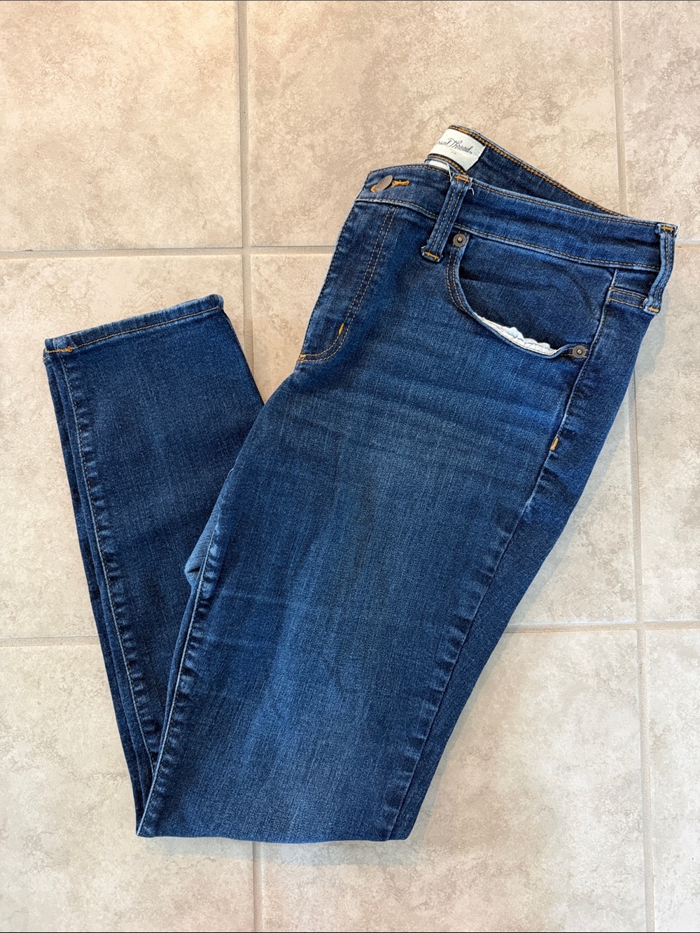 Universal Thread Dark Blue Mid Rise Skinny Jeans